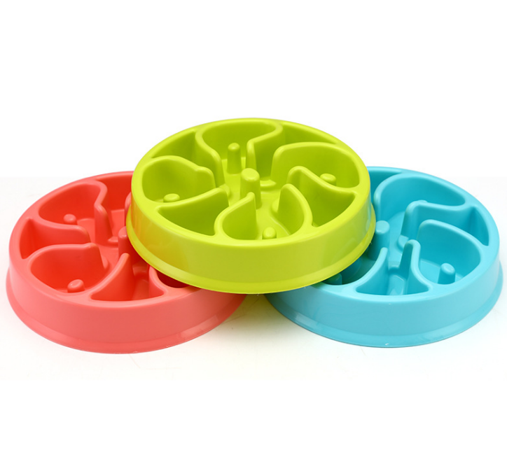 Slow feeder bowl detail
