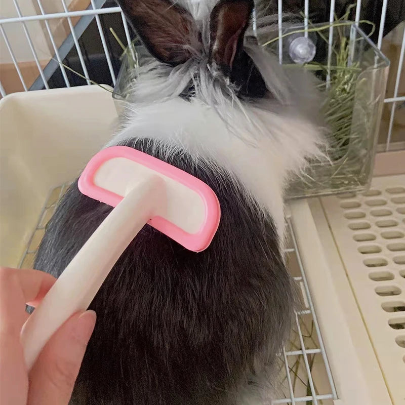 Soft-Pin De-Shedding Comb for Rabbits & Guinea Pigs